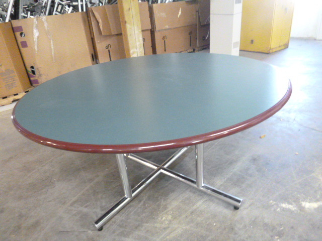 lot 61 image: Gasser Table Company Commercial Round Table