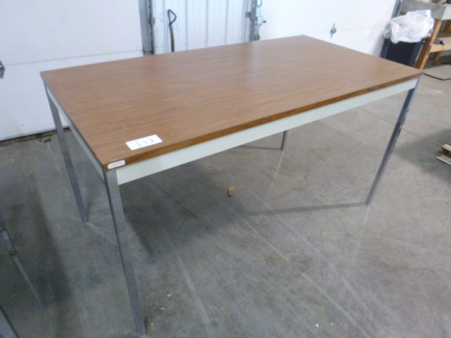 lot 113 image: Table