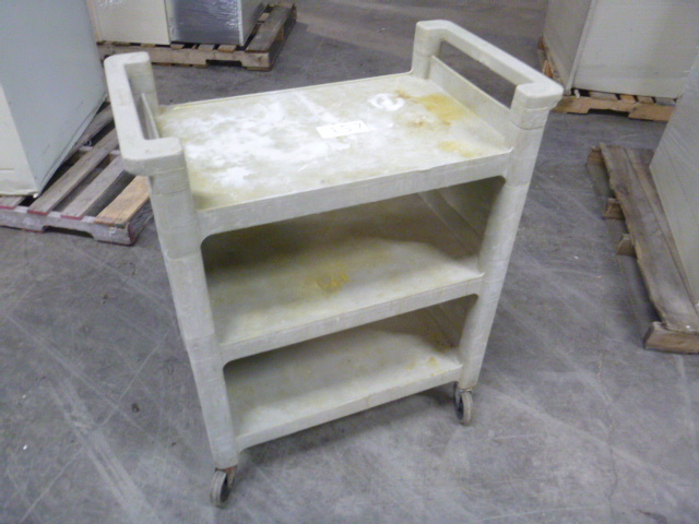 lot 157 image: Rubbermaid Rolling Cart