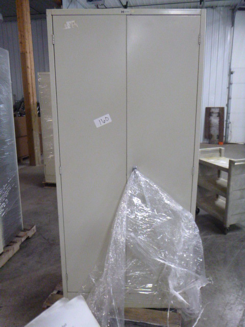 lot 160 image: Metal Storage Cabinet