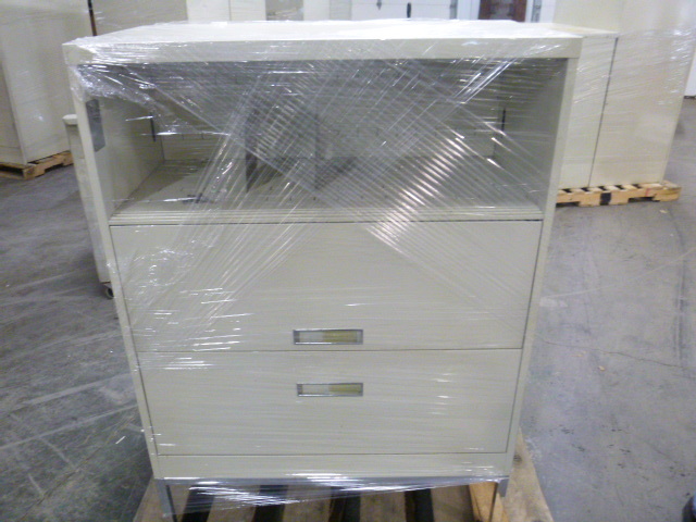 lot 162 image: 2 Metal Storage Cabinets