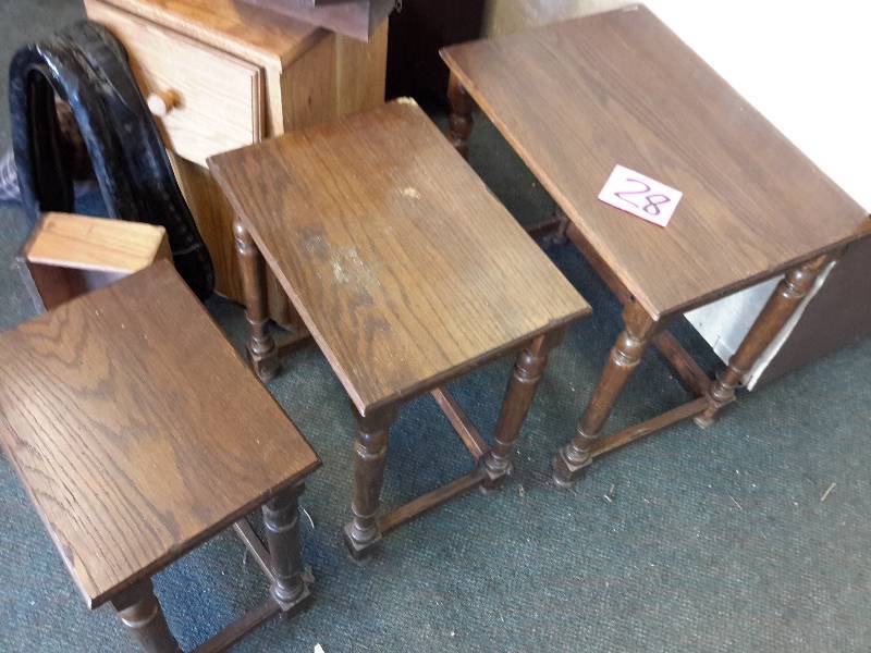 lot 28 image: 3 Ethan Allen Nesting end tables.
