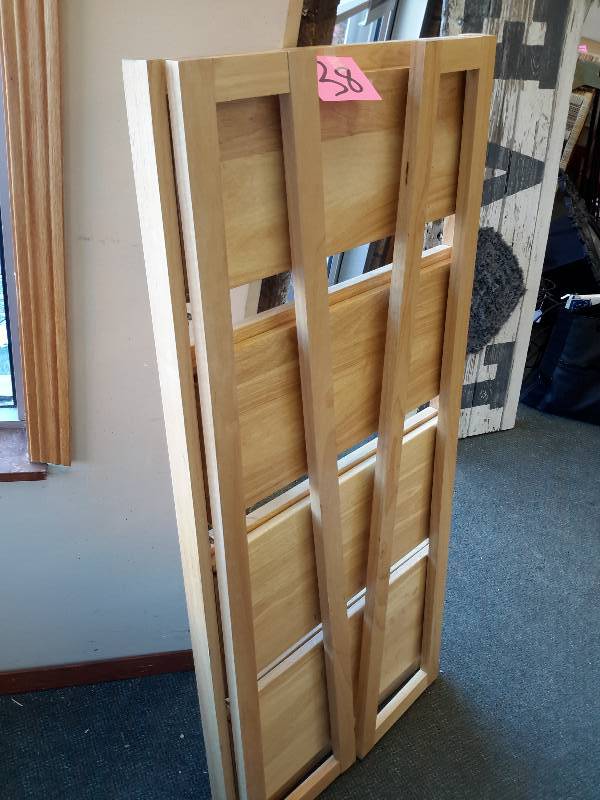 lot 38 image: 4 Shelf Foldable Shelf.. 48 in h x9 in Deep x 23in wide