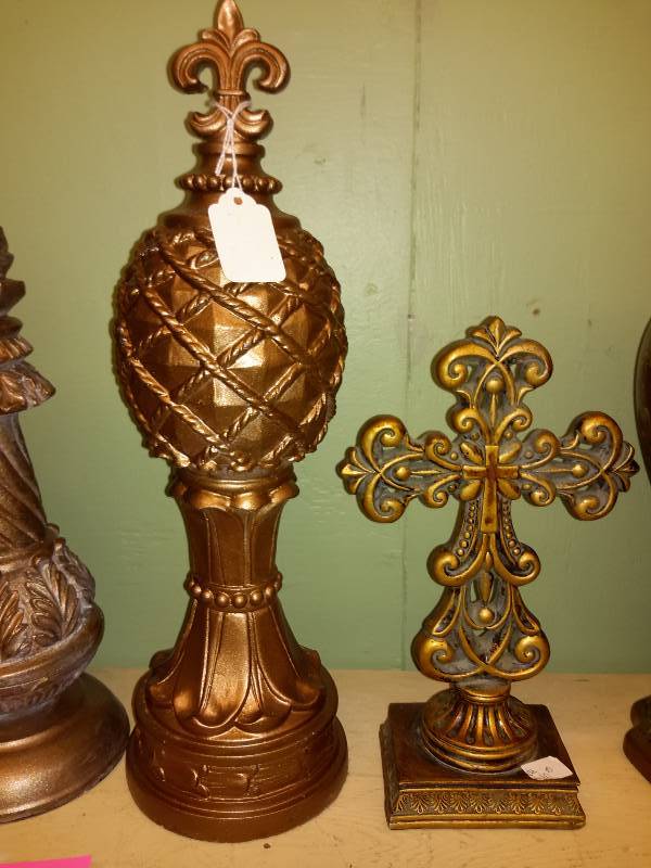 lot 87 image: 4 Decorative statuettes as pictured.