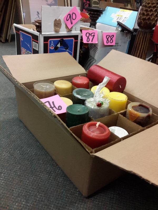 lot 76 image: Box of 4 - 6 in  candles