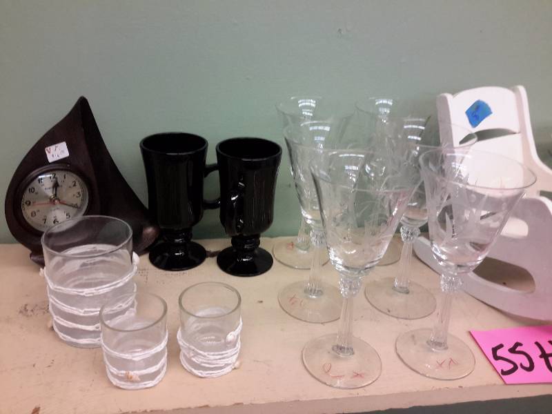 lot 55H image: Misc. Glassware.. Carnival Glass pedestal urn