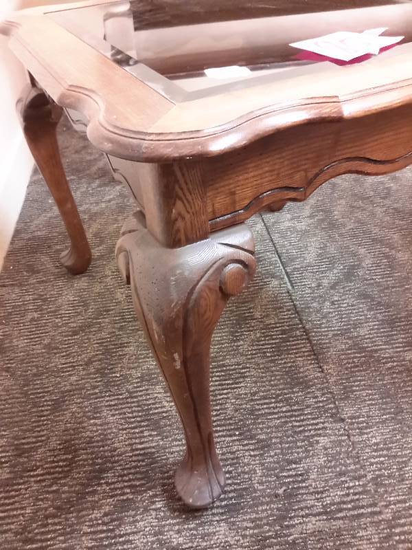 lot 85 image: End Table with Smoked Beveled edge Glass top.  23in x 27 in x 21 in