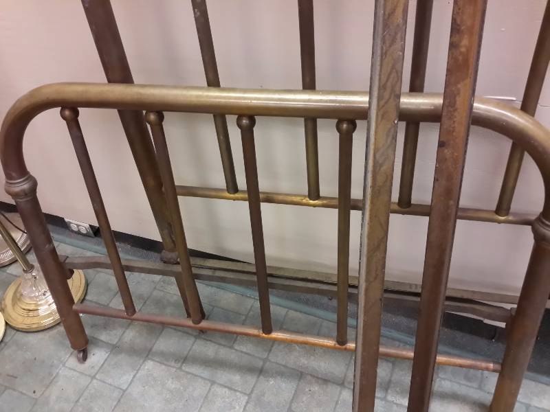 lot 137 image: 34 to full, Brass Bed..