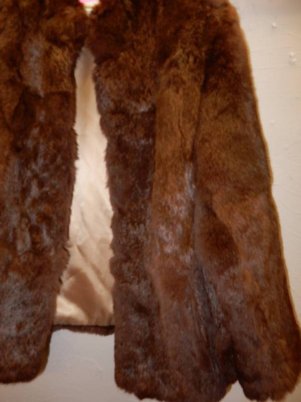 lot 132 image: Short Mink Coat.. Large size.. Made in Hong Kong.. .Looks in good shape.