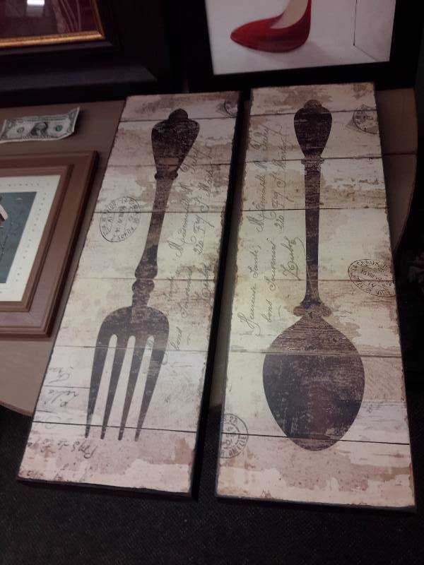 lot 180 image: Pictures as shown.