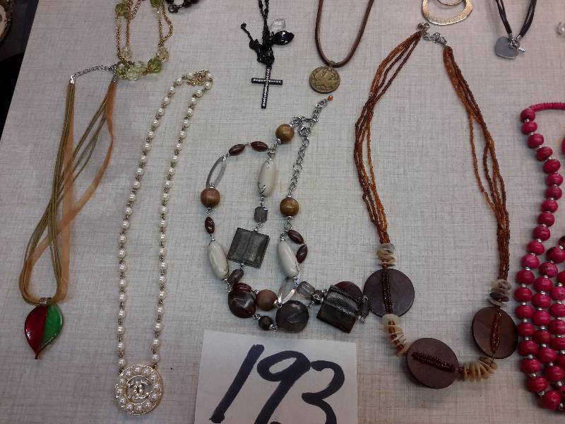 lot 193 image: 15 Necklaces