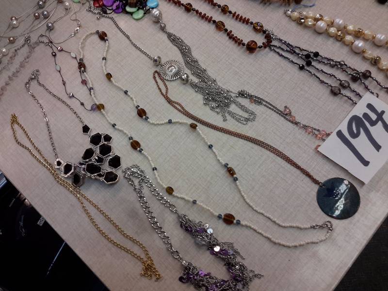 lot 194 image: 15 Necklaces