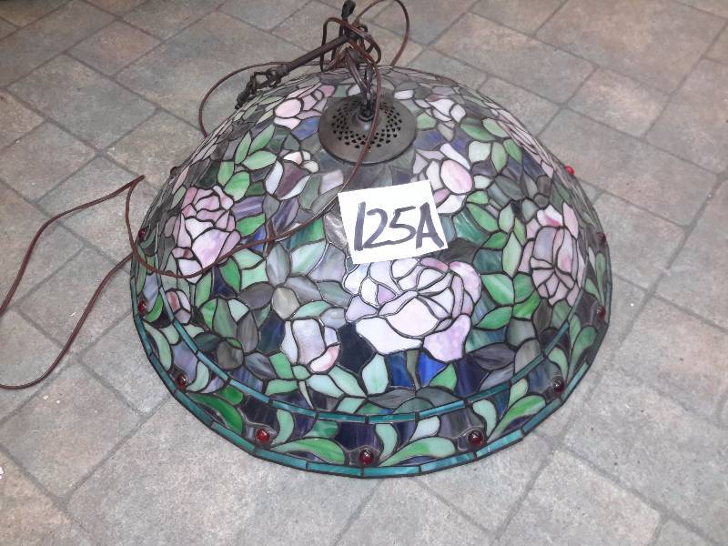 lot 125A image: Tiffany style hanging lamp..