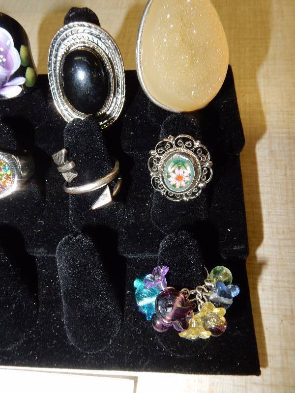 lot 202 image: 11 Cocktail Rings