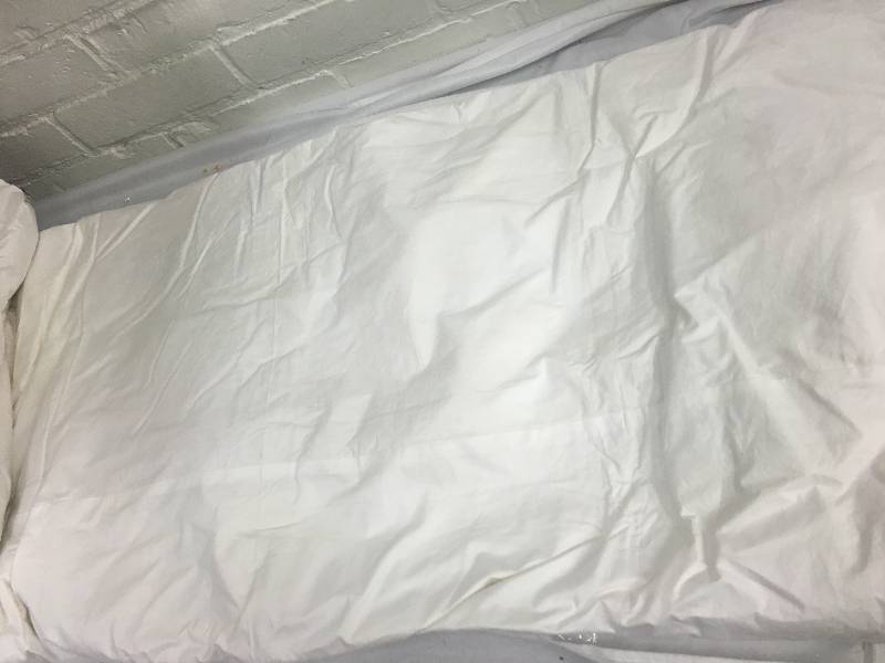 lot 40 image: Olympia 233TC King White Down Comforter Retail $170