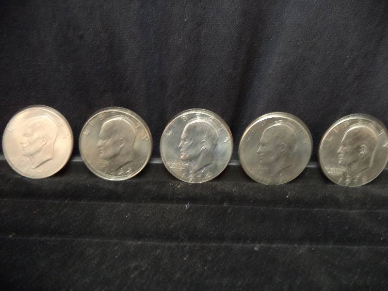 Lo t- 5 Eisenhower Dollars