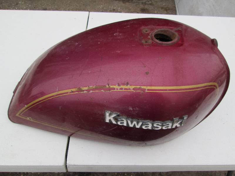 lot 12 image: Kawasaski Motorcycle Gas Tank