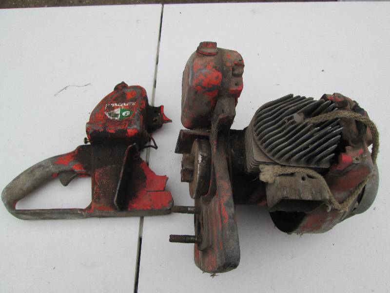 lot 20 image: Homelite Chain Saw Parts