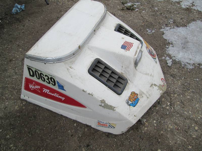 lot 22 image: Polaris Mustang Hood
