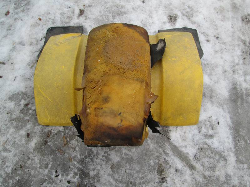 lot 24 image: Yahama 3 Wheeler Seat & Fender