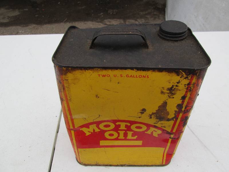 lot 35 image: Motor Oil Can
