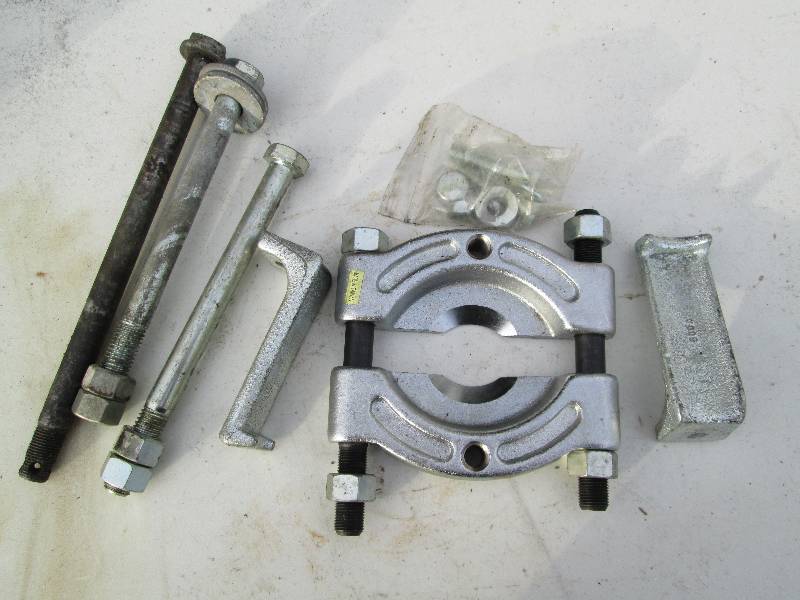 lot 54 image: Bearing Separtor Puller