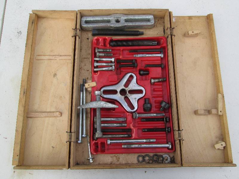 lot 55 image: Pulley Gear Puller