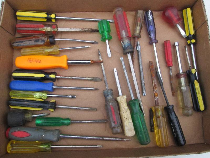 lot 73 image: Assorted Screw Drivers