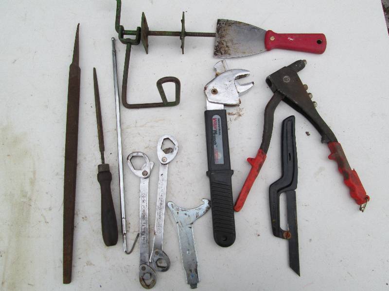 lot 78 image: Assorted Tools