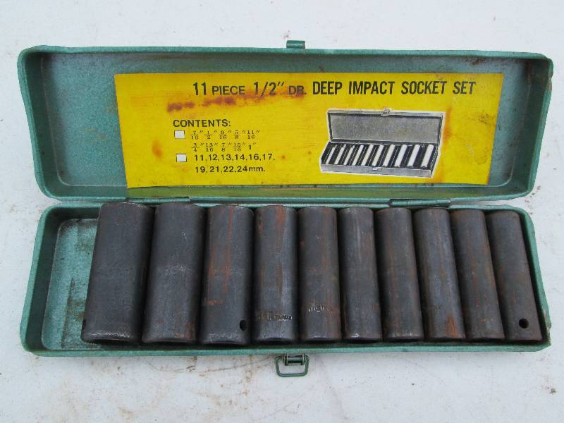 lot 83 image: Impact Socket Set