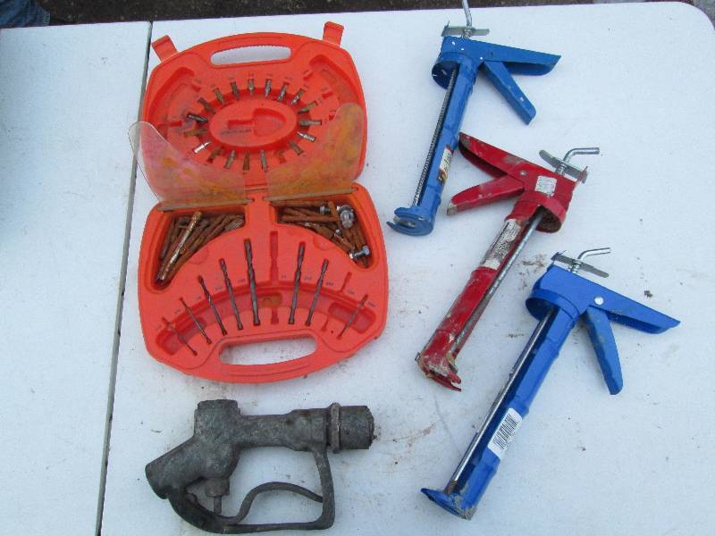lot 91 image: Caulking Guns