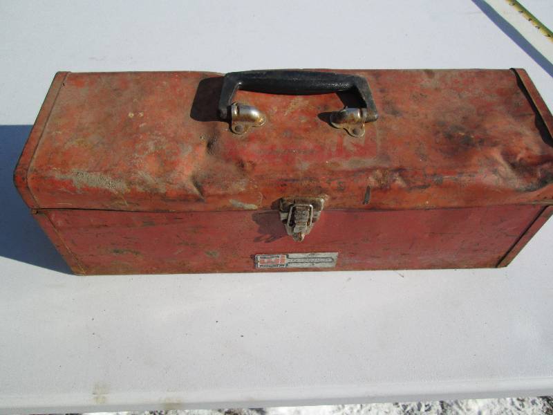 lot 95 image: Waterlo Tool Box