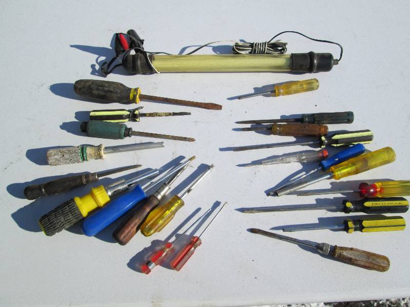 lot 97 image: Assorted Screw Drivers