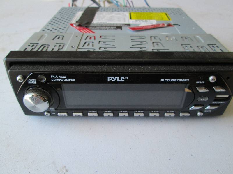 lot 112 image: Pyle Car Stereo