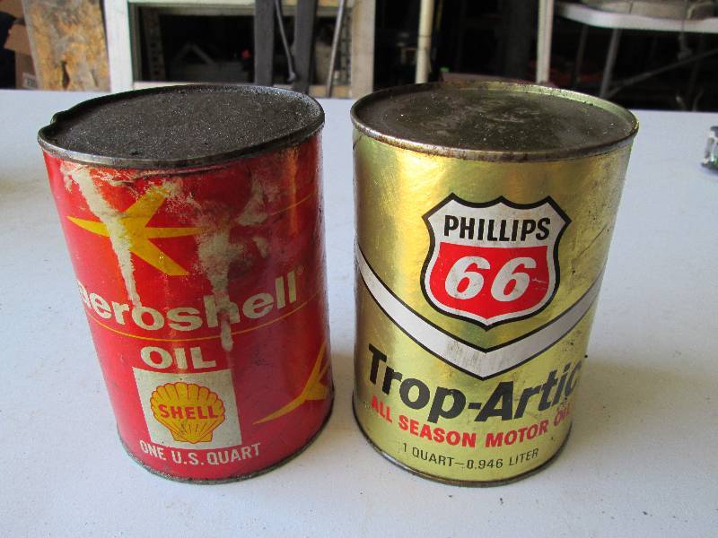 lot 119 image: 2 Oil Cans