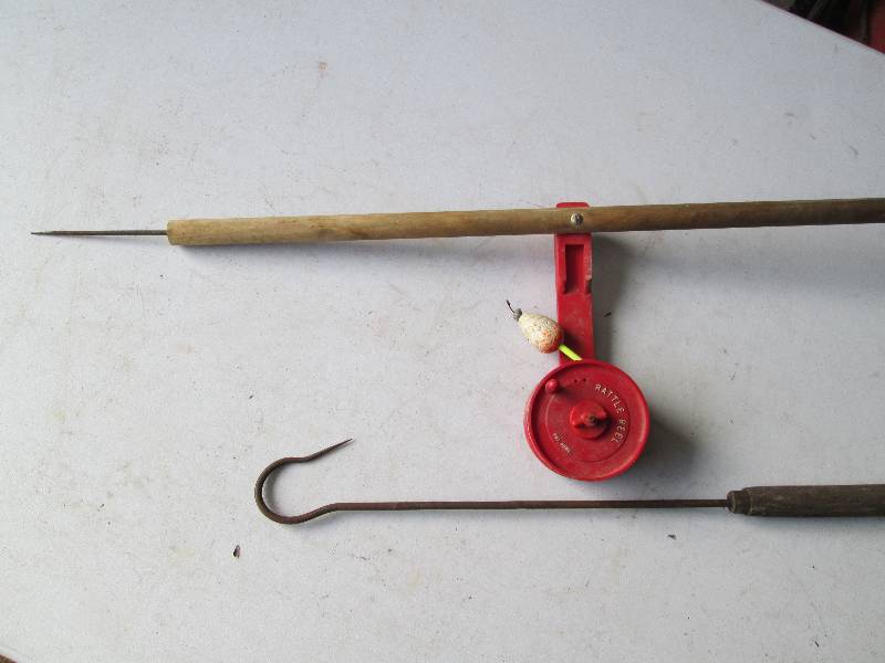 lot 130 image: Fishing Rattle Reel & Gaf