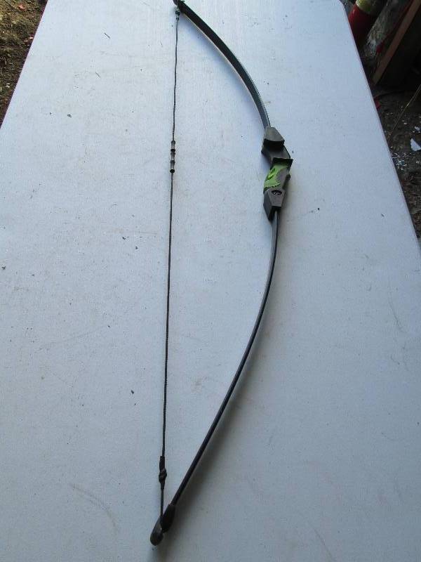 lot 139 image: Kids Barnett Lil Sioux Bow