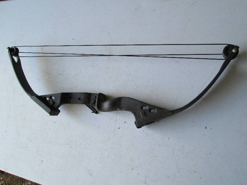 lot 140 image: Kids Indian Archery Bow