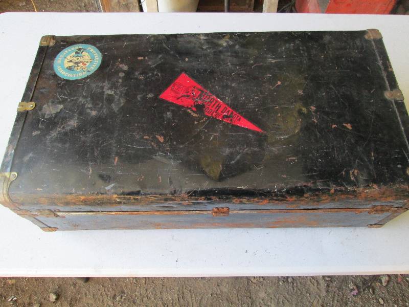 lot 152 image: Old Steel Suit Case