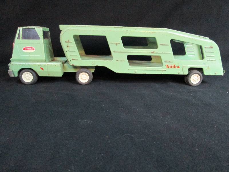 lot 172 image: Tonka Toy Car Hauler