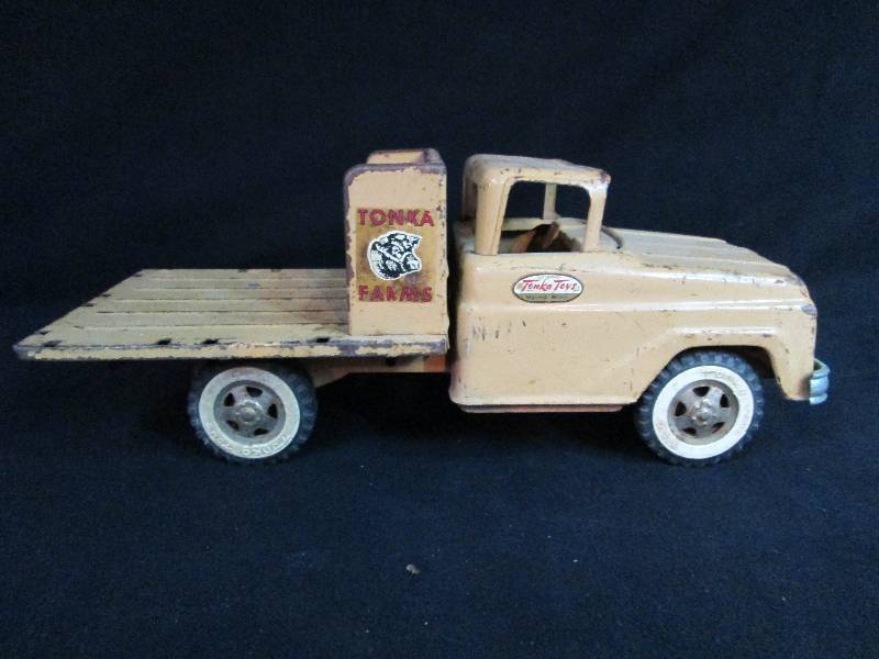 lot 174 image: Tonka Farm