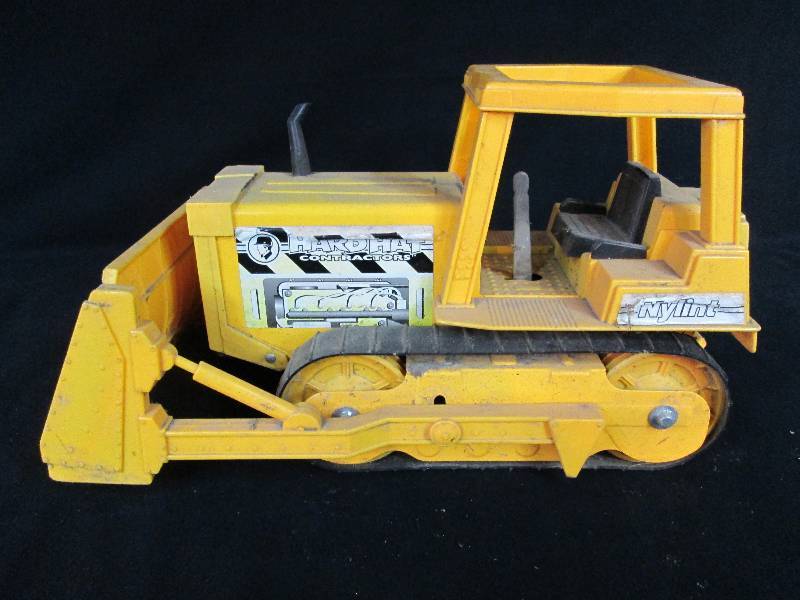 lot 183 image: Nylint Bulldozer