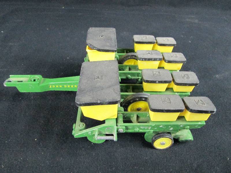 lot 187 image: John Deer Planter
