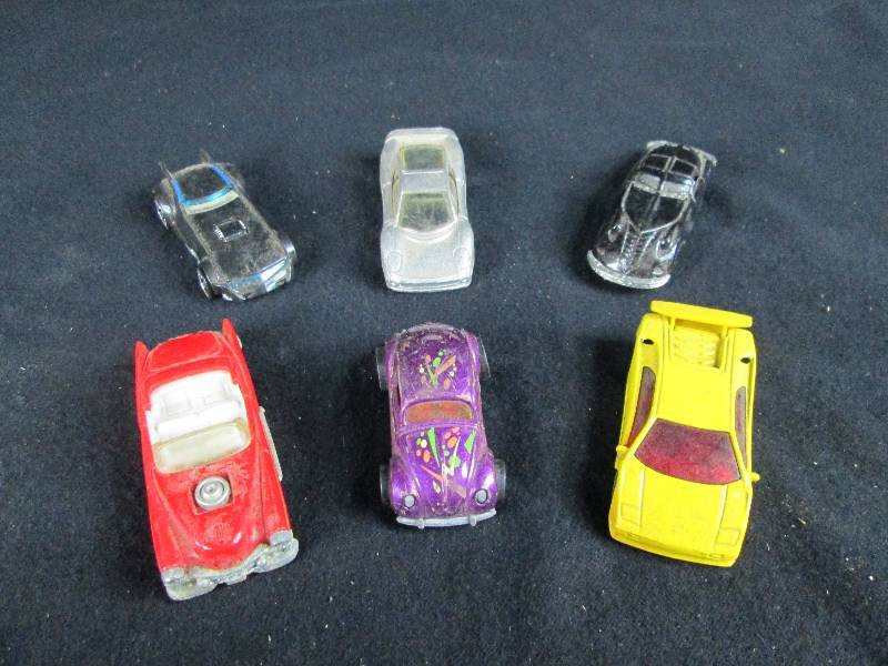 lot 190 image: Hot Wheels Cars