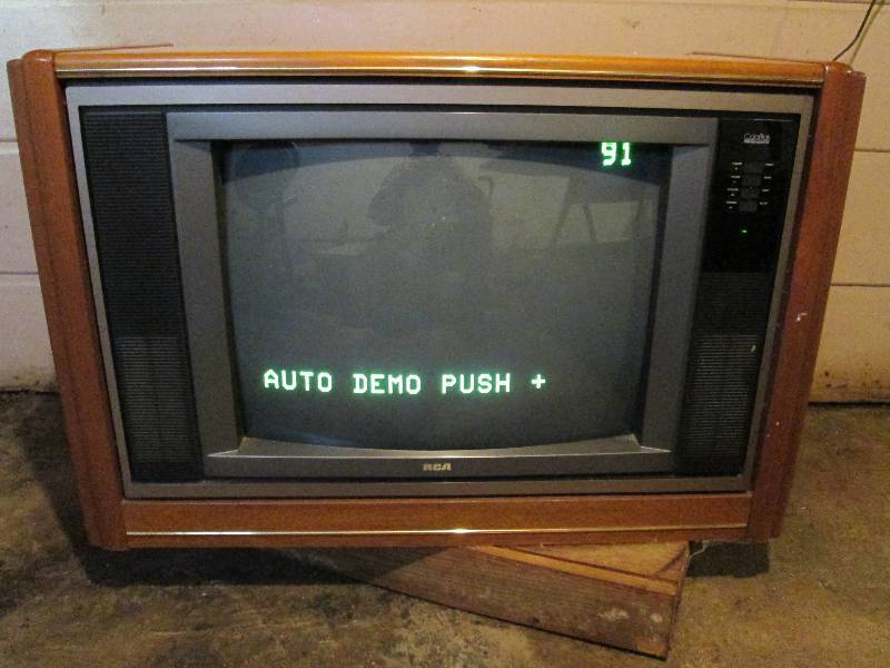 lot 212 image: RCA Console TV
