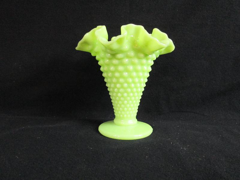 lot 247 image: Fenton Vase