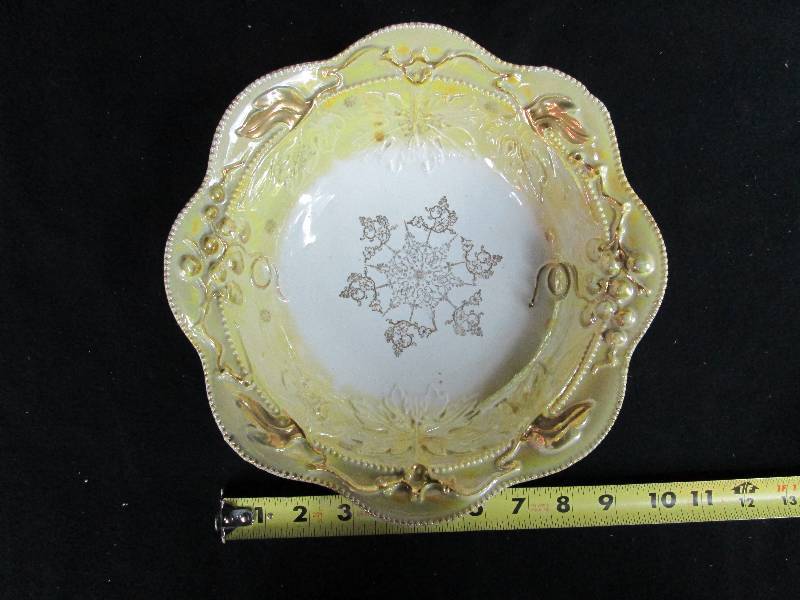 lot 258 image: 3 Porcelain Bowls
