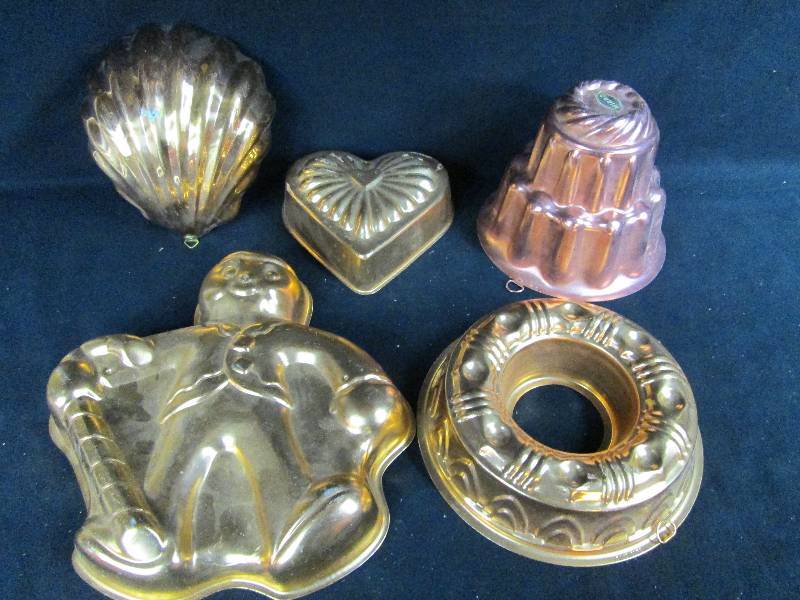 lot 262 image: Jello Molds