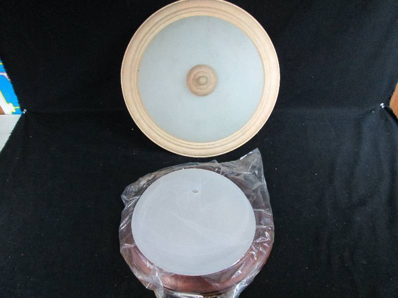 lot 267 image: Ceiling lights