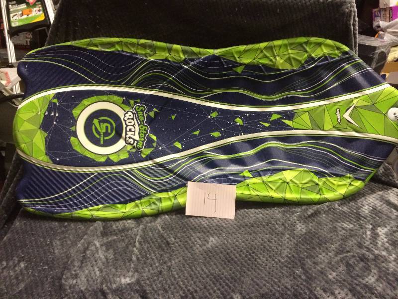 lot 14 image: Sno-Storm Rocks Slider- New a few scrathes see picture